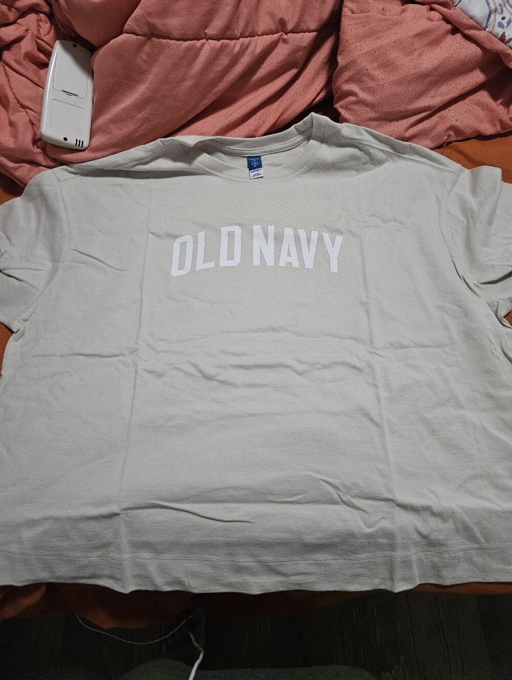 Nwt Ladiez Old Navy Cropped Beige Logo T-Shirt